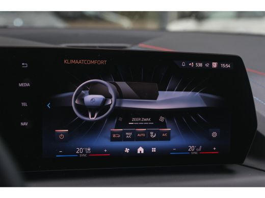 BMW 1 Serie 120 M Sport Automaat / Sportstoelen / Achteruitrijcamera / M Adaptief onderstel / Adaptieve LED /... ActivLease financial lease