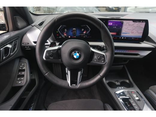 BMW 1 Serie 120 M Sport Automaat / Sportstoelen / Achteruitrijcamera / M Adaptief onderstel / Adaptieve LED /... ActivLease financial lease