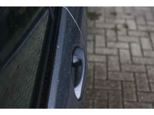 BMW 1 Serie 120 M Sport Automaat / Sportstoelen / Achteruitrijcamera / M Adaptief onderstel / Adaptieve LED /... ActivLease financial lease