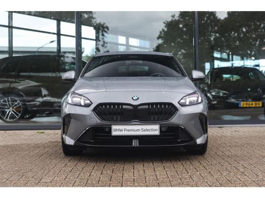 BMW 1 Serie 120 M Sport Automaat / Sportstoelen / Achteruitrijcamera / M Adaptief onderstel / Adaptieve LED /... ActivLease financial lease