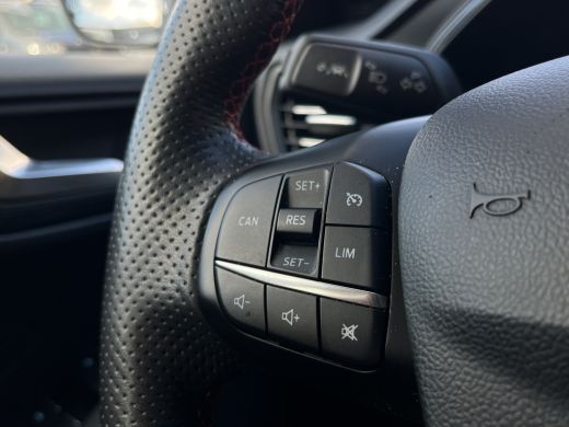 Ford Focus 1.0 EcoBoost Hybrid ST Line Business LED | Keyless | Camera | Parkeersensoren voor + Achter | Car... ActivLease financial lease