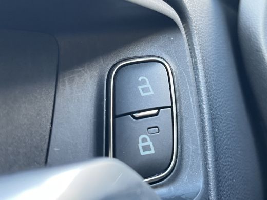 Ford Focus 1.0 EcoBoost Hybrid ST Line Business LED | Keyless | Camera | Parkeersensoren voor + Achter | Car... ActivLease financial lease