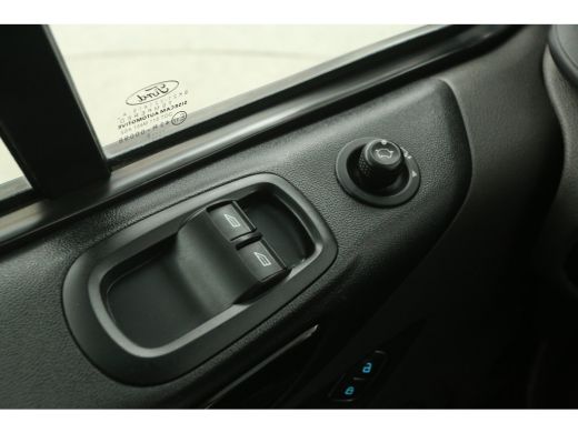 Ford Transit Custom 300 2.0 TDCI L2H1 Limited | DC | Airco | Cruise | Carplay | Navigatie | 2xSchuifdeur | Trekhaak ActivLease financial lease