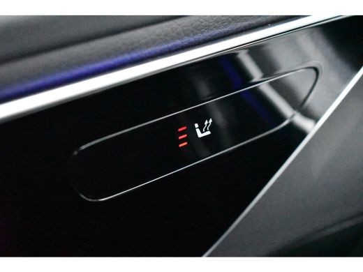 Mercedes-Benz C-Klasse 300 e AMG Line Pano Night Trekhaak Camera ActivLease financial lease