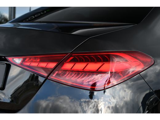 Mercedes-Benz C-Klasse 300 e AMG Line Pano Night Trekhaak Camera ActivLease financial lease