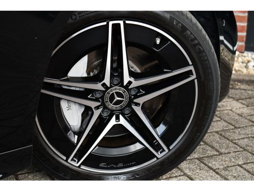 Mercedes-Benz C-Klasse 300 e AMG Line Pano Night Trekhaak Camera ActivLease financial lease