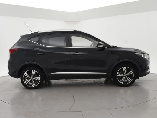MG ZS EV EV 45 kWh LUXURY + PANORAMA | LEDER | ADAPTIVE CRUISE | CAMERA | STOELVERW. | CARPLAY ActivLease financial lease