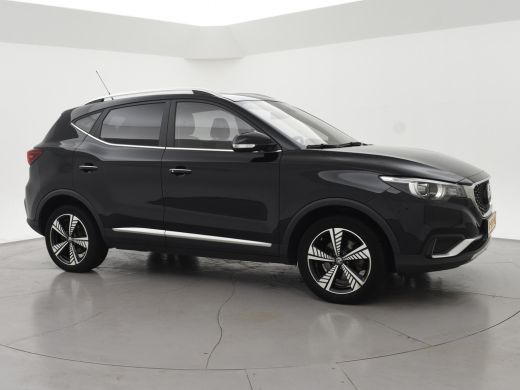 MG ZS EV EV 45 kWh LUXURY + PANORAMA | LEDER | ADAPTIVE CRUISE | CAMERA | STOELVERW. | CARPLAY ActivLease financial lease