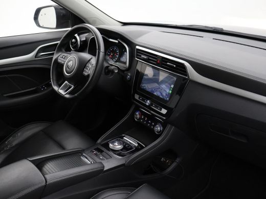 MG ZS EV EV 45 kWh LUXURY + PANORAMA | LEDER | ADAPTIVE CRUISE | CAMERA | STOELVERW. | CARPLAY ActivLease financial lease