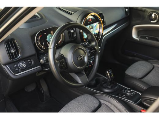 Mini Countryman Cooper Classic Automaat / Achteruitrijcamera / Adaptieve LED / Head-Up / Comfortstoelen / Park As... ActivLease financial lease