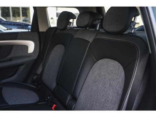Mini Countryman Cooper Classic Automaat / Achteruitrijcamera / Adaptieve LED / Head-Up / Comfortstoelen / Park As... ActivLease financial lease
