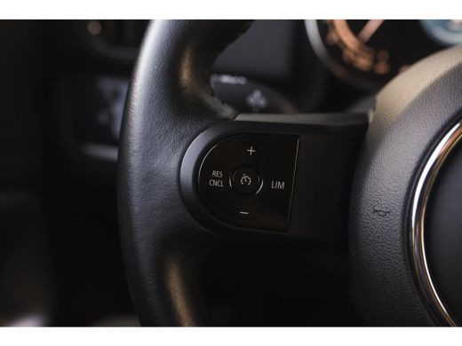 Mini Countryman Cooper Classic Automaat / Achteruitrijcamera / Adaptieve LED / Head-Up / Comfortstoelen / Park As... ActivLease financial lease