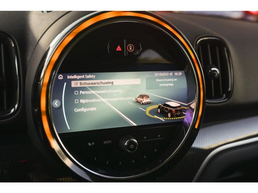Mini Countryman Cooper Classic Automaat / Achteruitrijcamera / Adaptieve LED / Head-Up / Comfortstoelen / Park As... ActivLease financial lease
