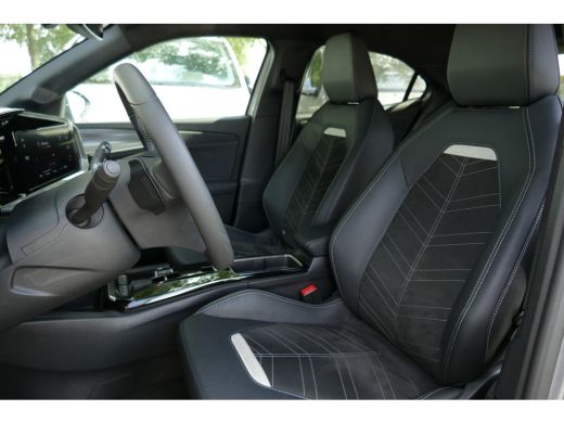 Opel Mokka 1.2 TURBO 130PK ULTIMATE AUTOMAAT / NAVI /ALCANTARA / CLIMA / PDC / 18"LMV / CAMERA / KEYLESS / F... ActivLease financial lease