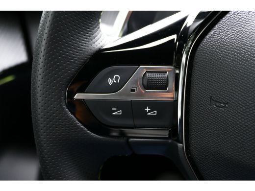 Peugeot 2008 1.2 PureTech 130 GT PACK AUTOMAAT / NAVI / ALCANATARA / PDC / CLIMA / 17"LMV / CAMERA V+A / KEYLE... ActivLease financial lease