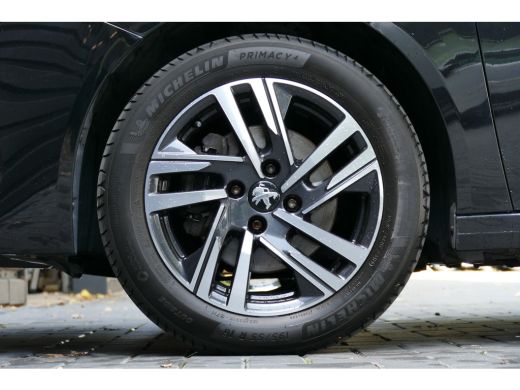 Peugeot 208 1.2 PURETECH 100PK ALLURE PACK / NAVI / LED / PDC / 16"LMV / CAMERA / PANO.DAK / WINTERPAKKET / B... ActivLease financial lease
