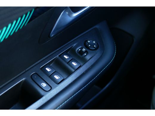 Peugeot 208 1.2 PURETECH 100PK ALLURE PACK / NAVI / LED / PDC / 16"LMV / CAMERA / PANO.DAK / WINTERPAKKET / B... ActivLease financial lease