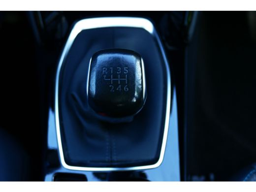 Peugeot 208 1.2 PURETECH 100PK ALLURE PACK / NAVI / LED / PDC / 16"LMV / CAMERA / PANO.DAK / WINTERPAKKET / B... ActivLease financial lease