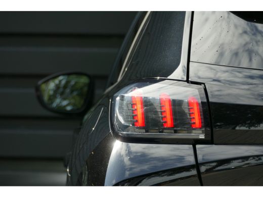 Peugeot 208 1.2 PURETECH 100PK ALLURE PACK / NAVI / LED / PDC / 16"LMV / CAMERA / PANO.DAK / WINTERPAKKET / B... ActivLease financial lease