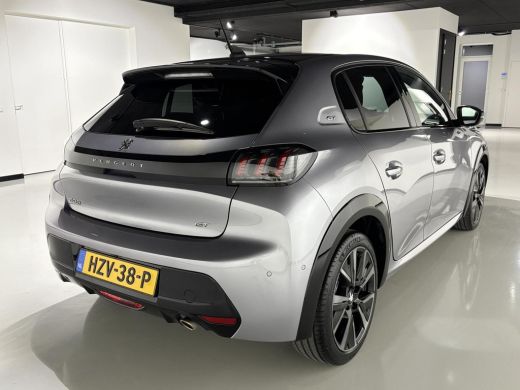 Peugeot 208 1.2 PureTech GT 100PK|Panodak|Keyless|Camera|Navi|3D|17"|Leder/Alcantara|ACC|Side-assist| ActivLease financial lease