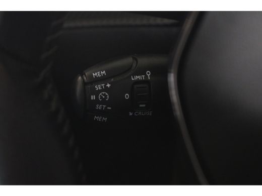 Peugeot 208 1.2 Turbo 100-PK Allure PARKEERCAMERA | NAVI | CARPLAY | CLIMATE CONTROL | DAB ActivLease financial lease