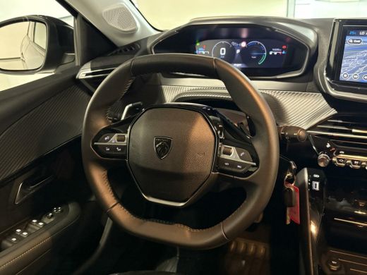 Peugeot 208 Hybrid 100 e-DCS6 Allure Aut |Black Line|Camera|Carplay|Navi|PDC|ACC| ActivLease financial lease