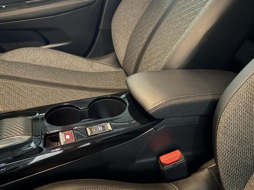 Peugeot 208 Hybrid 100 e-DCS6 Allure Aut |Black Line|Camera|Carplay|Navi|PDC|ACC| ActivLease financial lease