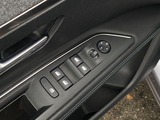 Peugeot 3008 1.6 HYbrid 225 Allure | Elek. Achterklep | Camera | Keyless | Cruise | Navi | Carplay | LED | Ele... ActivLease financial lease