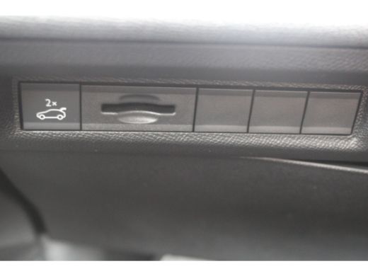 Peugeot 308 SW 1.2 Hybrid 136 e-DCS6 GT | Automaat | Navigatie | Camera | Stoelverwarming | AGR | Elektrische... ActivLease financial lease