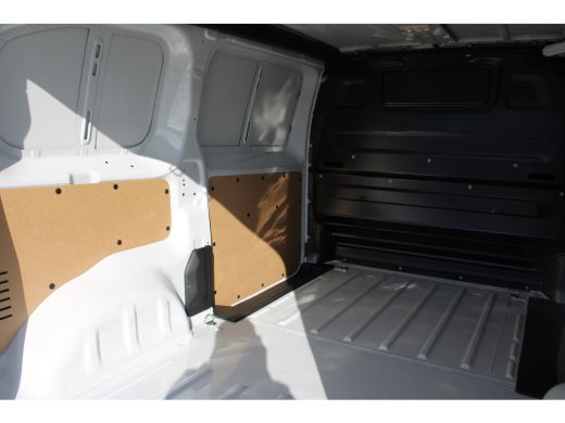 Peugeot Expert L2 2.0 BlueHDi 145 PK NAVI | DRAADLOOS CARPLAY | FACELIFT MODEL | 5,9% RENTE FINANCIAL LEASE ActivLease financial lease