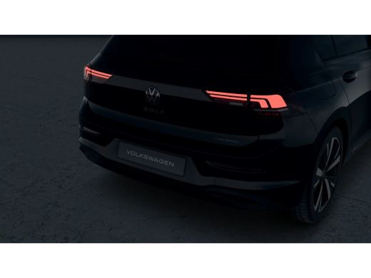 Volkswagen Golf Life Edition eHybrid | 'App-Connect' draadloze smartphone integratie | Achterbank in ongelijke de... ActivLease financial lease