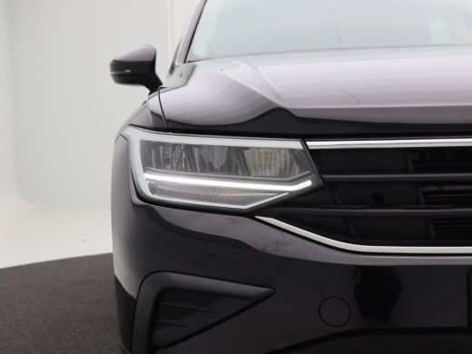 Volkswagen Tiguan 1.5 TSi 150 Pk Automaat Life | Trekhaak | Adaptive Cruise | Carplay | Climate Control | Parkeerse... ActivLease financial lease