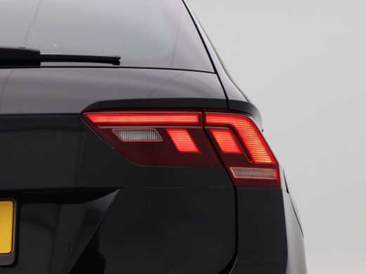 Volkswagen Tiguan 1.5 TSi 150 Pk Automaat Life | Trekhaak | Adaptive Cruise | Carplay | Climate Control | Parkeerse... ActivLease financial lease