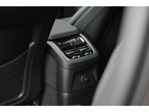 Volvo  XC90 T8 Recharge AWD 455pk Ultimate Dark | Bowers&Wilkins | Luchtvering | Massage | Trekhaak | 360 Cam... ActivLease financial lease