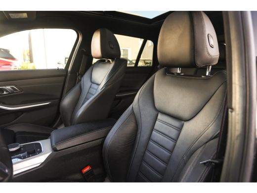 BMW 3 Serie Touring 330e High Executive M Sport Automaat / Panoramadak / Sportstoelen / Achteruitrijcamera / ... ActivLease financial lease