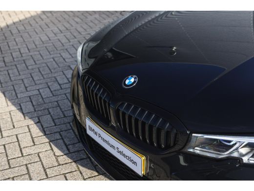 BMW 3 Serie Touring 330e High Executive M Sport Automaat / Panoramadak / Sportstoelen / Achteruitrijcamera / ... ActivLease financial lease