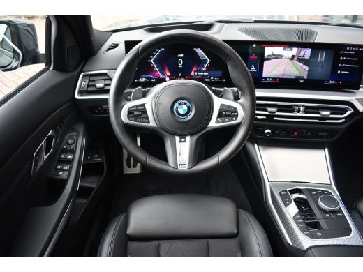 BMW 3 Serie Touring 330e xDrive M-Sport Pro LCI Dravitgrau Pano HUD el-zetels 19inch ActivLease financial lease