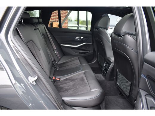 BMW 3 Serie Touring 330e xDrive M-Sport Pro LCI Dravitgrau Pano HUD el-zetels 19inch ActivLease financial lease