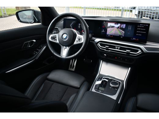 BMW 3 Serie Touring 330e xDrive M-Sport Pro LCI Dravitgrau Pano HUD el-zetels 19inch ActivLease financial lease