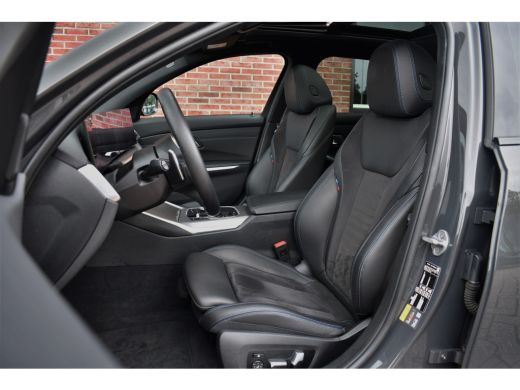 BMW 3 Serie Touring 330e xDrive M-Sport Pro LCI Dravitgrau Pano HUD el-zetels 19inch ActivLease financial lease