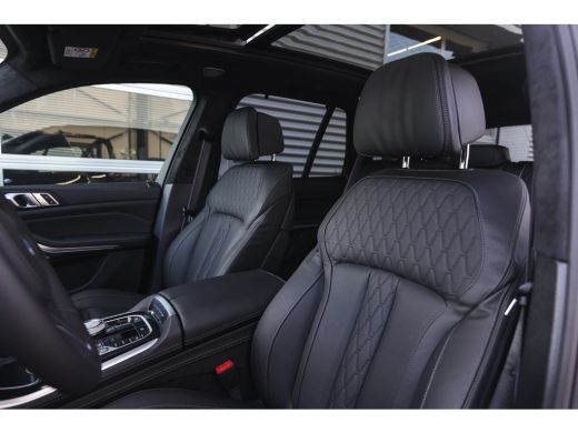 BMW X5 xDrive50e High Executive M Sport Automaat / Panoramadak / Trekhaak / Soft-Close / Adaptief onders... ActivLease financial lease