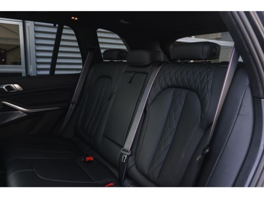 BMW X5 xDrive50e High Executive M Sport Automaat / Panoramadak / Trekhaak / Soft-Close / Adaptief onders... ActivLease financial lease