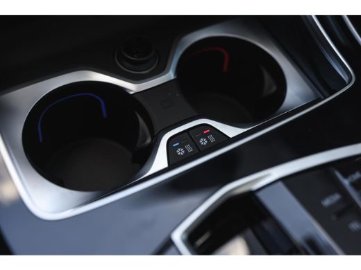 BMW X5 xDrive50e High Executive M Sport Automaat / Panoramadak / Trekhaak / Soft-Close / Adaptief onders... ActivLease financial lease