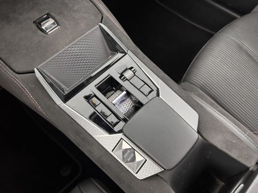 DS DS 4 1.6 PureTech Performance Line (INCL-BTW) Aut. *PANO | LEATHER-MICROFIBRE | FULL-LED | HEATED-SPOR... ActivLease financial lease