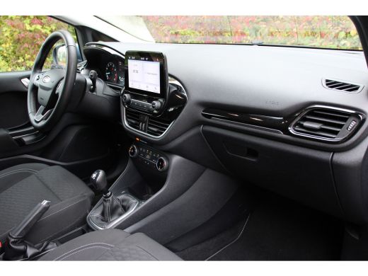 Ford Fiesta 1.0EB Hybrid TITANIUM | NL-AUTO! | 1 EIGENAAR! | WINTERPACK | PARK SENS | CRUISE | LED | NAVI | C... ActivLease financial lease