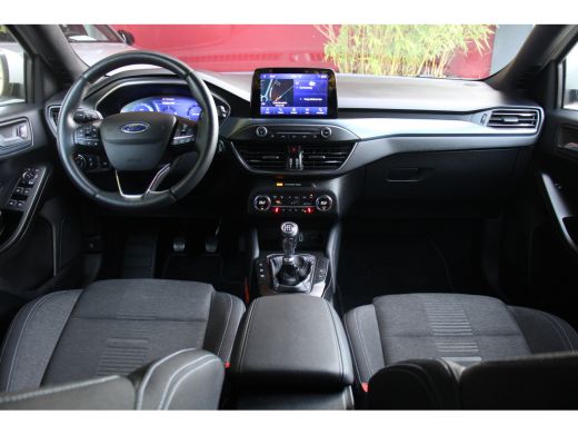 Ford Focus 1.0 EcoBoost Hybrid Active X Business | NL auto | 1e eig | Adapt. Cruise | Elek. Trekhaak | Clima... ActivLease financial lease