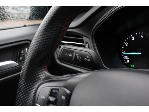 Ford Focus 1.0EB ST-LINE | NL-AUTO! | B&O | CAMERA | ALL SEASON | WINTERPACK | PARK SENS V+A | DEALER OH! | ... ActivLease financial lease