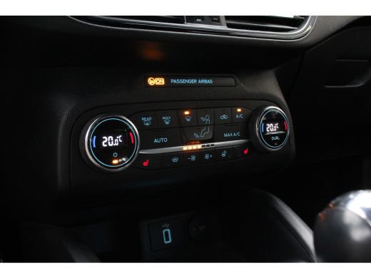 Ford Focus 1.0EB ST-LINE | NL-AUTO! | B&O | CAMERA | ALL SEASON | WINTERPACK | PARK SENS V+A | DEALER OH! | ... ActivLease financial lease