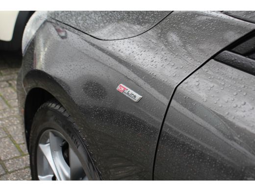 Ford Focus 1.0EB ST-LINE | NL-AUTO! | B&O | CAMERA | ALL SEASON | WINTERPACK | PARK SENS V+A | DEALER OH! | ... ActivLease financial lease