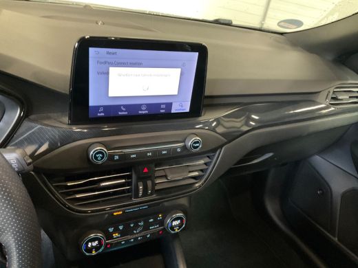 Ford Focus 1.0EB ST-LINE | NL-AUTO! | B&O | CAMERA | ALL SEASON | WINTERPACK | PARK SENS V+A | DEALER OH! | ... ActivLease financial lease